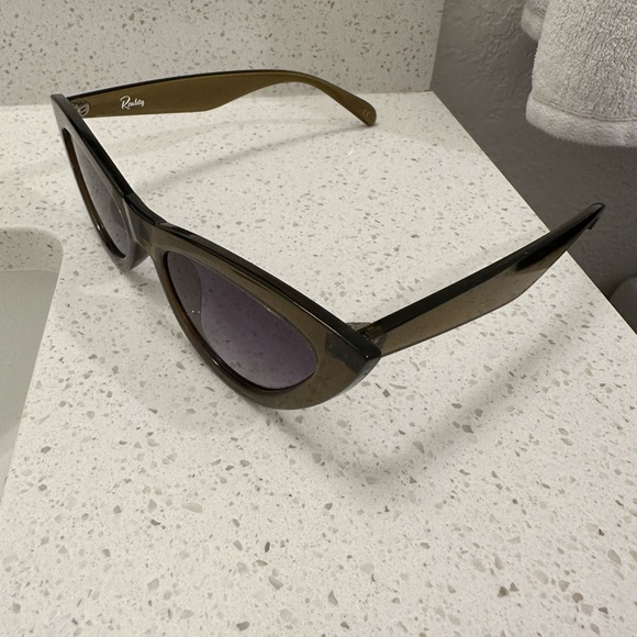 Reality Cat Eye Glasses - Picture 4 of 4